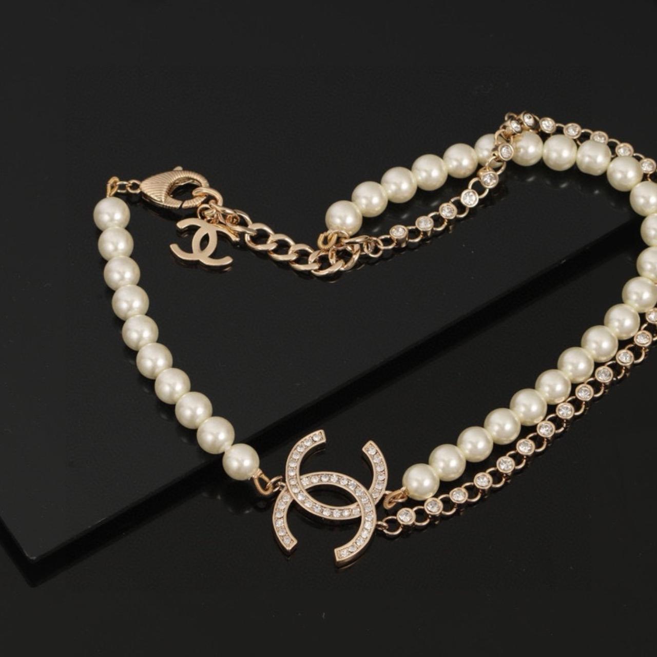 Elegant Pearl & Crystal Statement Necklace