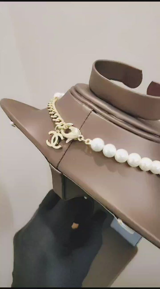 Elegant Pearl & Crystal Statement Necklace
